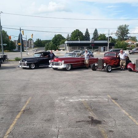 Canadiana Motel Hanover Екстер'єр фото
